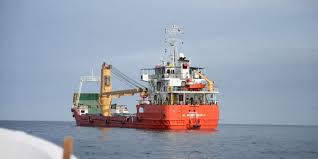 Hormuz remains in limbo as Trump weighs Iran offer