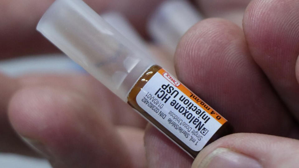 Free naloxone may be preventing most fatal overdoses in B.C., study finds