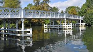 River campaigner urges caution at new Pangbourne bathing site