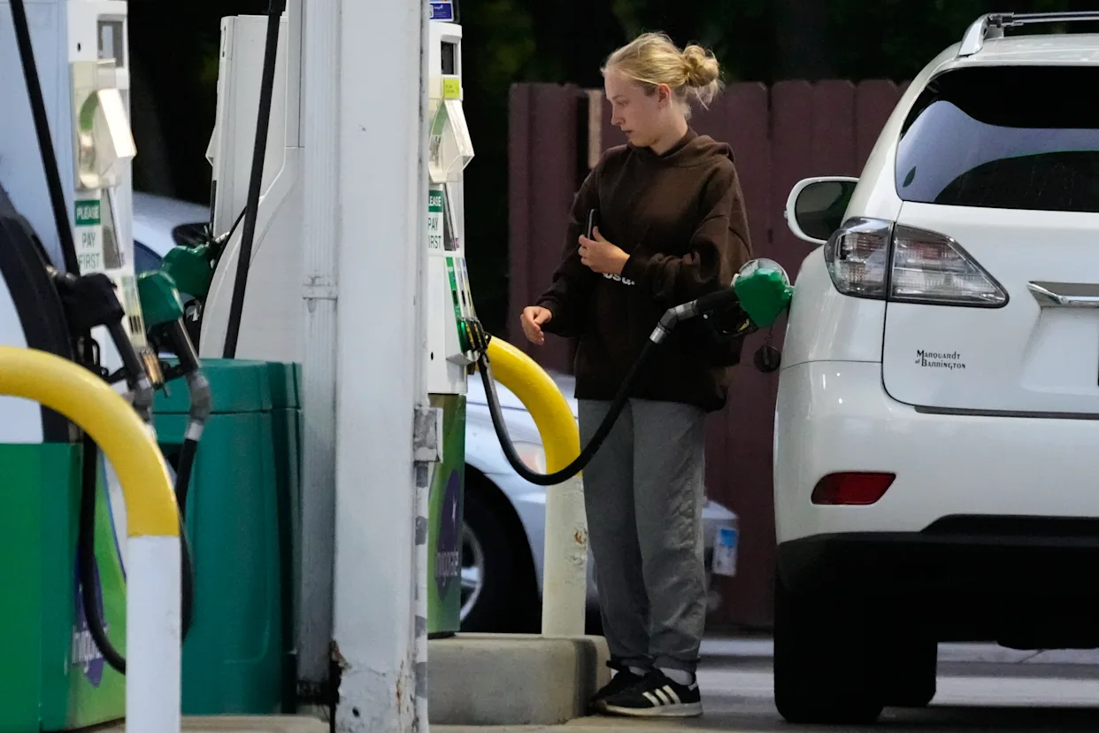 U.S. gas prices dip below $4 for first time in nearly three months