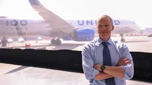 United CEO downplays more airline mergers after American rebuff