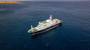 Three evacuated from MV Hondius as Spain says ship will dock in Tenerife