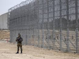 اسرائیل ناوگان راهیِ غزه را نزدیک کرت رهگیری کرد و حدود 175 فعال را بازداشت کرد