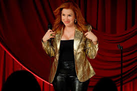 Lisa Ann Walter oriente sa relance de carrière vers le stand-up