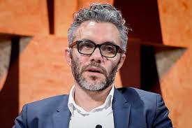Bari Weiss nomme Nick Bilton à la tête du «60 Minutes» de CBS