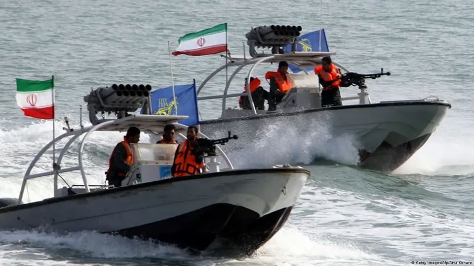 Rapport : des avions américains ont frappé deux vedettes de l'IRGC dans le Golfe Persique