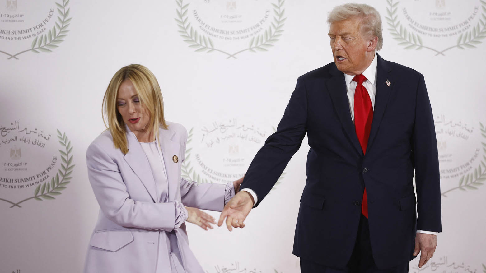 Tensions entre Trump et Meloni après la prise de position pacifiste du pape
