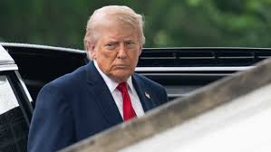 Une proposition autoriserait l'administration Trump à bloquer des subventions contraires à son agenda