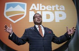 Nenshi derrière Smith alors qu’un sondage en Alberta signale un enthousiasme en baisse