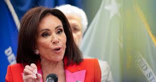 Pirro prévient que des parents pourraient faire face à des accusations si leurs ados enfreignent le couvre-feu